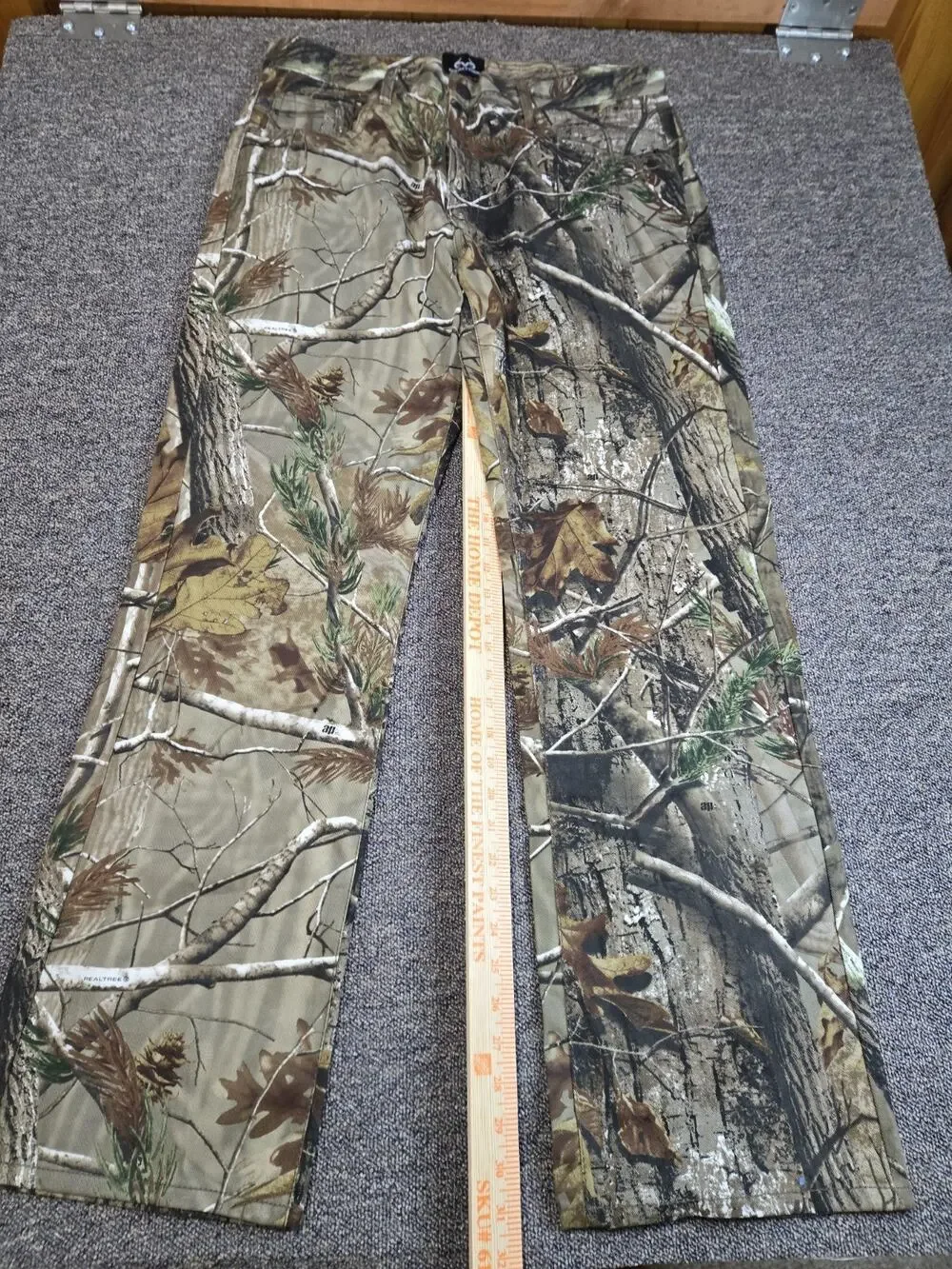 Reel Tree Camo 5 Poxket Jeans 36 X 34